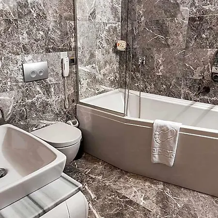 فندق دوغا ثيرمال هيلث آند سبا 5*